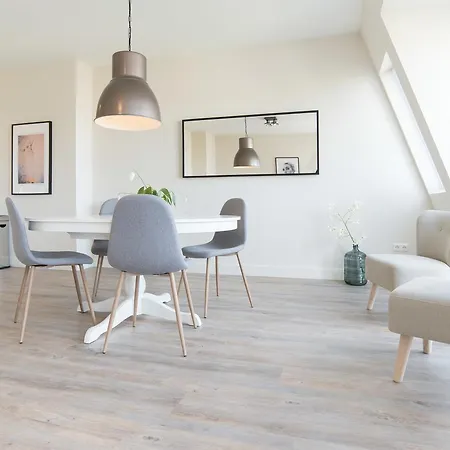 Nassau Canal Penthouse דירה